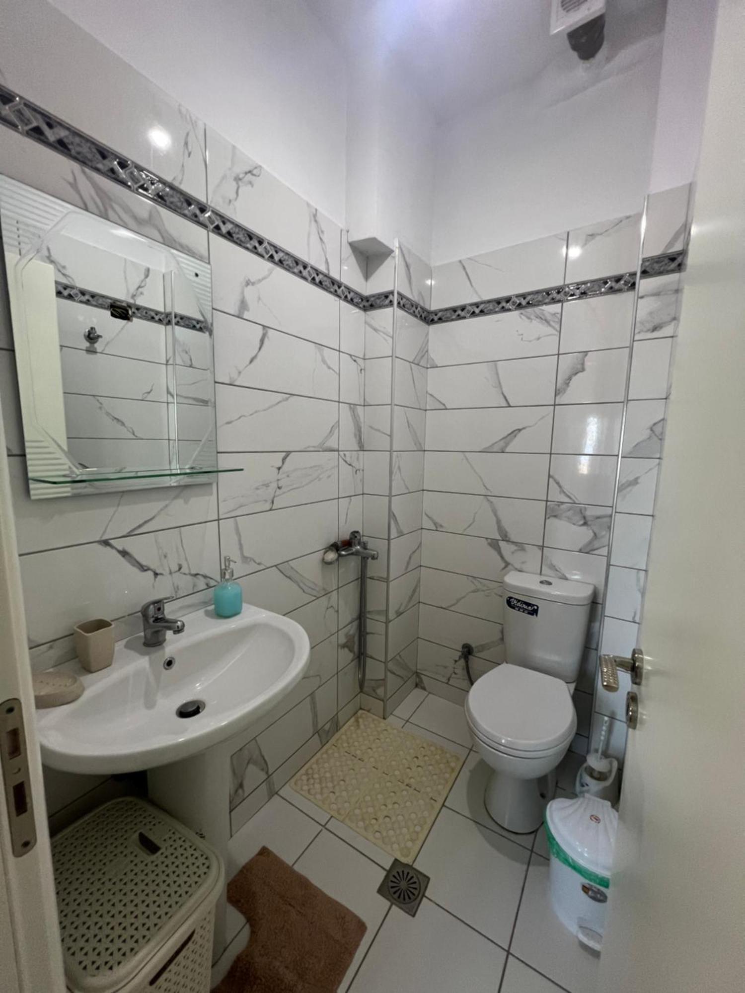 Apartments Eri Saranda Extérieur photo